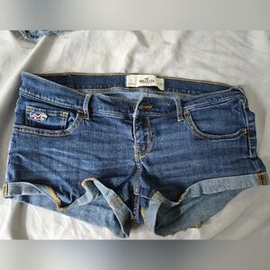 Hollister low rise shorts size 9
